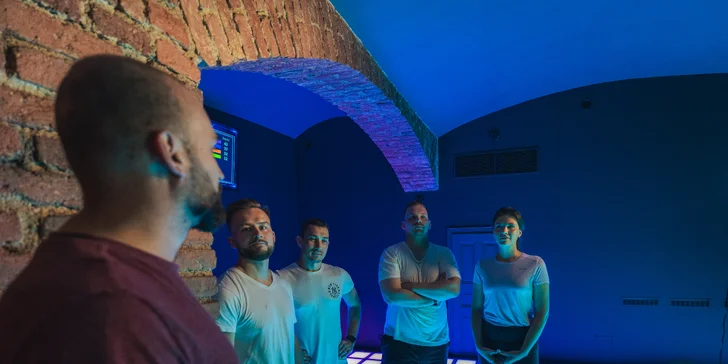 GlowStep: 55 min. pixelových her pro jednoho, dva i celou partu