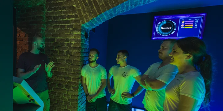 GlowStep: 55 min. pixelových her pro jednoho, dva i celou partu