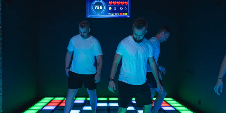 GlowStep: 55 min. pixelových her pro jednoho, dva i celou partu