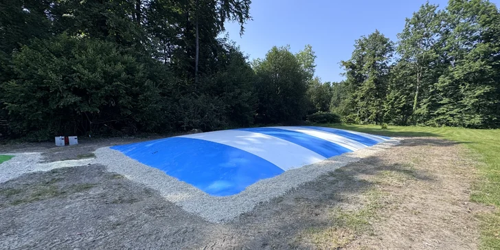 Celodenní vstup na nafukovací trampolíny a hranolky k tomu: pro 1-2 děti