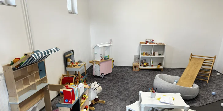 Káva, klid a koláček: otevřené vouchery na 300 nebo 500 Kč do kavárny v Sezemicích