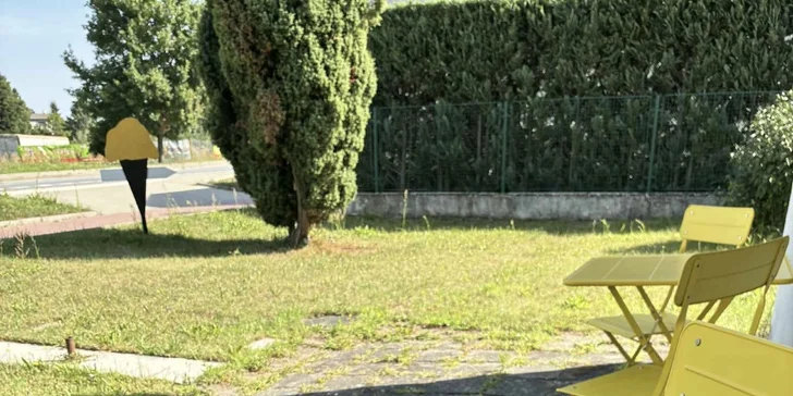 Káva, klid a koláček: otevřené vouchery na 300 nebo 500 Kč do kavárny v Sezemicích