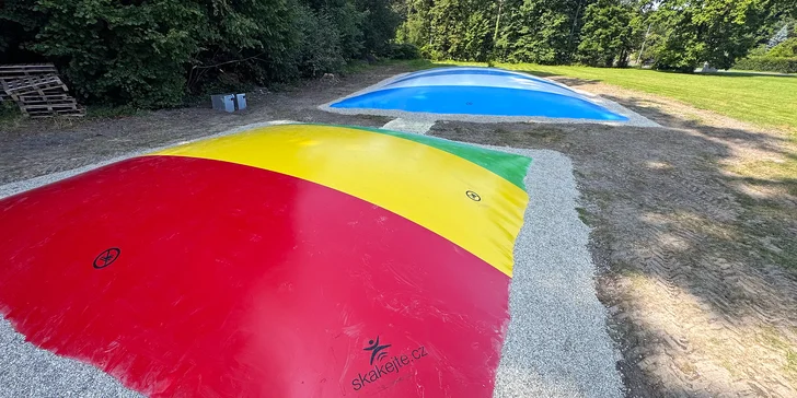 Celodenní vstup na nafukovací trampolíny a hranolky k tomu: pro 1-2 děti