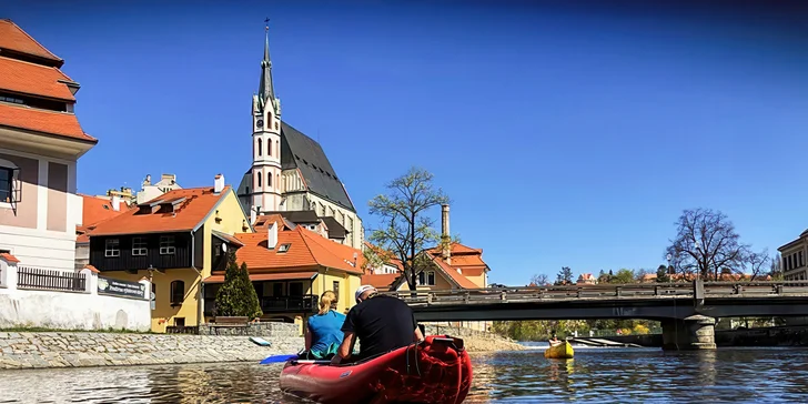 Výlety na raftu po Vltavě pro 2-4 osoby: nádherné trasy Českým Krumlovem a okolím