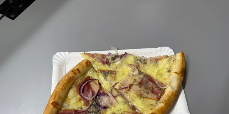 Pořádná nálož pizzy dle vlastního výběru: 2 x velká pizza nebo 1/4 na malý hlad