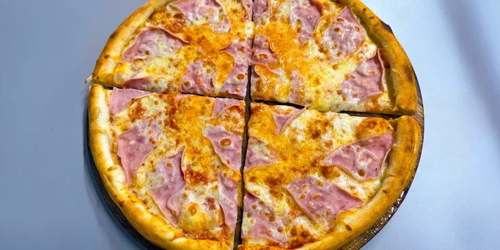 Pořádná nálož pizzy dle vlastního výběru: 2 x velká pizza nebo 1/4 na malý hlad