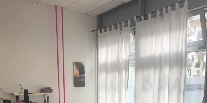 Rozmazlete sebe i své vlasy: masáž hlavy, foukaná i hloubková péče se střihem