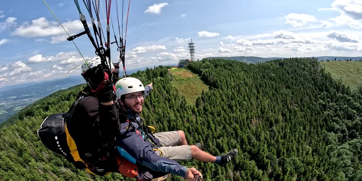 Tandemový paragliding: adrenalinový termický let v Beskydech pro 1 osobu