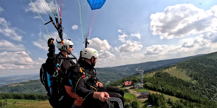 Tandemový paragliding: adrenalinový termický let v Beskydech pro 1 osobu