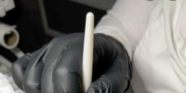 Podmanivý pohled každý den: laminace obočí a lash lifting včetně barvení a výživy