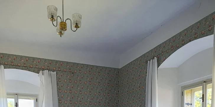 Pohádkový pobyt v barokním zámečku pro pár i rodinu, parkování zdarma