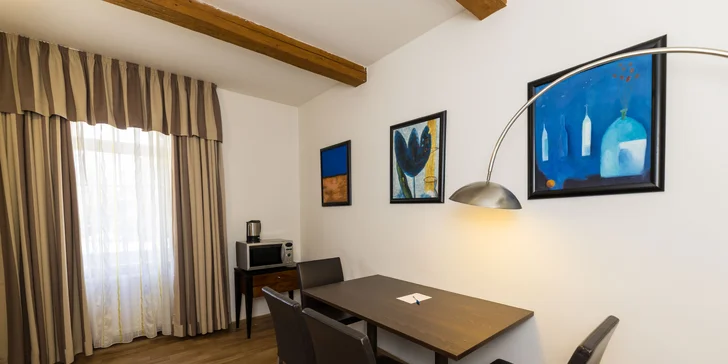 Pohoda 3 km od Karlových Varů až pro 4 osoby: apartmány s kuchyňkou