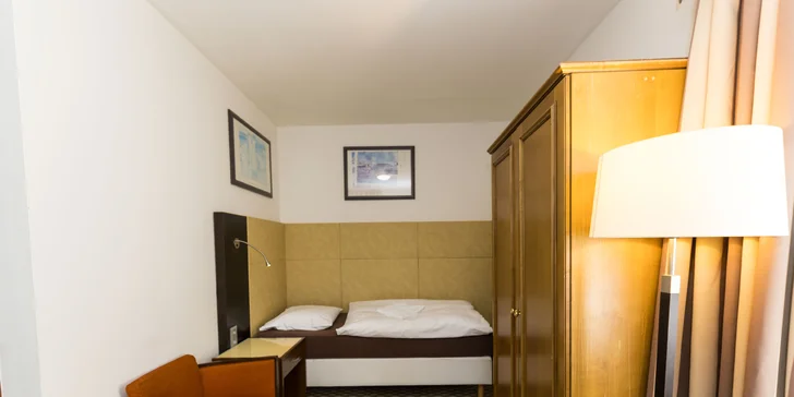 Pohoda 3 km od Karlových Varů až pro 4 osoby: apartmány s kuchyňkou