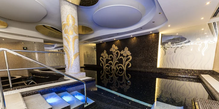 4* hotel jen 2 min. od kolonády: jídlo, neomezený wellness i procedury