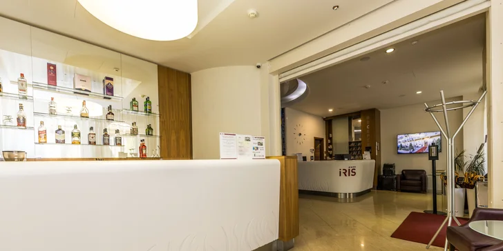 4* hotel jen 2 min. od kolonády: jídlo, neomezený wellness i procedury