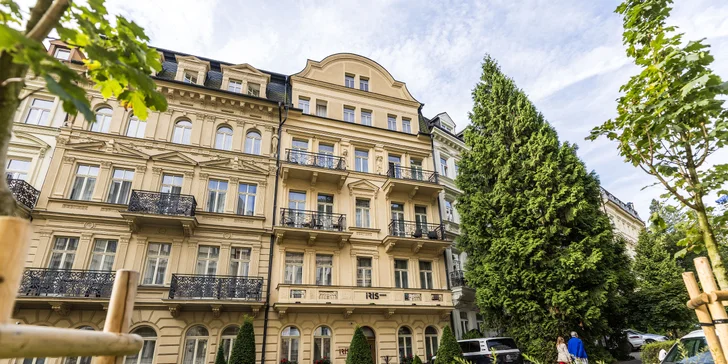 4* hotel jen 2 min. od kolonády: jídlo, neomezený wellness i procedury