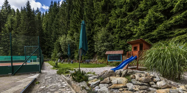 Penzion v Peci pod Sněžkou se snídaní či polopenzí, saunou i tenisem