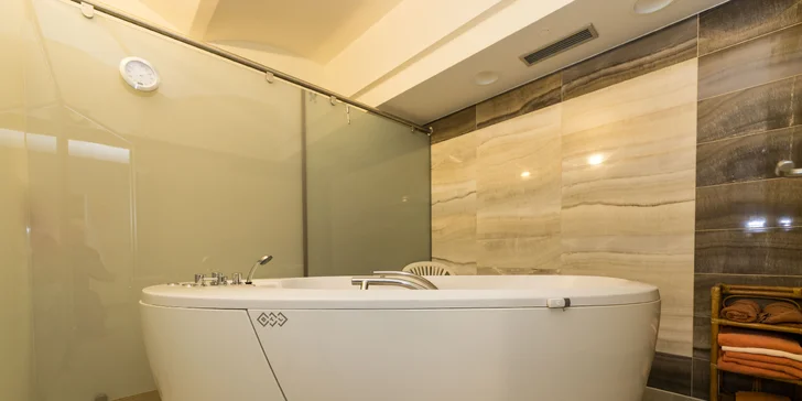 Relax v Karlových Varech: pobyt s jídlem i wellness a lázeňskými procedurami