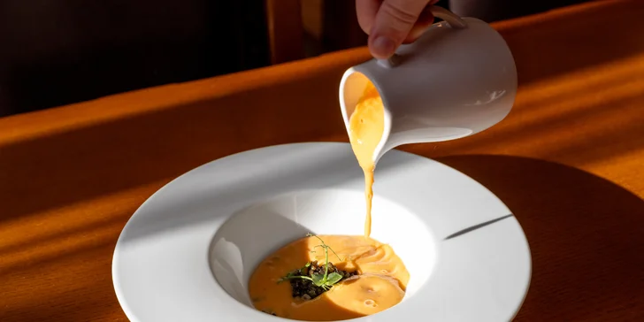 5chodové menu v zámecké restauraci i privátní relaxace pro dva