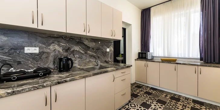 Apartmány se 2 nebo 3 ložnicemi v klidné části Karlových Varů