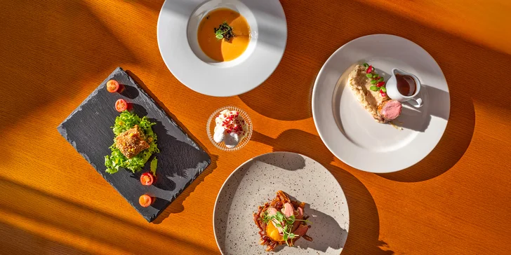 5chodové menu v zámecké restauraci i privátní relaxace pro dva