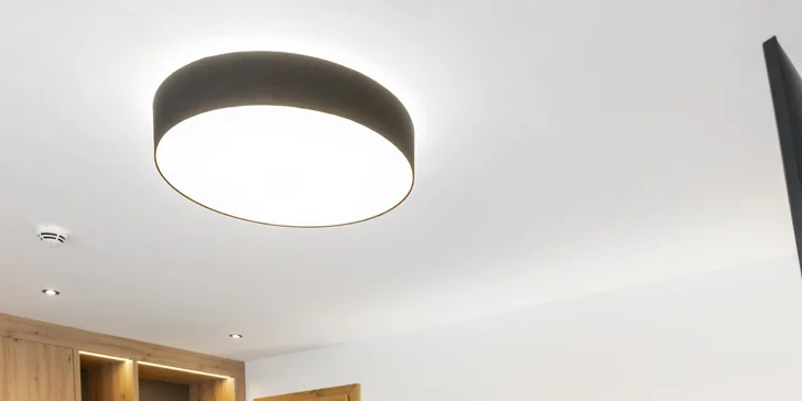 Kitzbühelských Alpách: 4* hotel blízko sjezdovky, bohatá polopenze, saunová zóna i karta výhod
