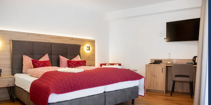 Kitzbühelských Alpách: 4* hotel blízko sjezdovky, bohatá polopenze, saunová zóna i karta výhod