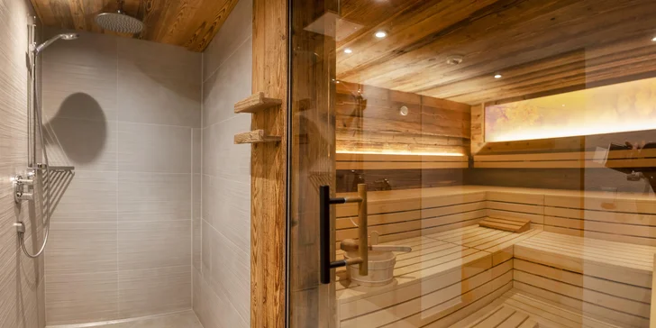 Kitzbühelských Alpách: 4* hotel blízko sjezdovky, bohatá polopenze, saunová zóna i karta výhod