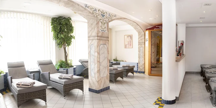 Kitzbühelských Alpách: 4* hotel blízko sjezdovky, bohatá polopenze, saunová zóna i karta výhod