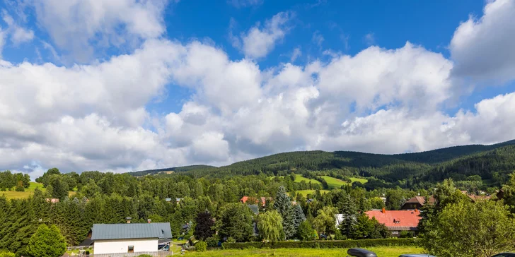 Pobyt v Krkonoších pro páry i rodiny: polopenze, sauna i sporty