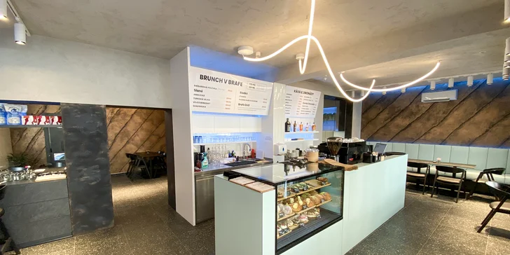 2 kávy dlě výběru v chrudimské kavárně: espresso, flat white, batch brew i další