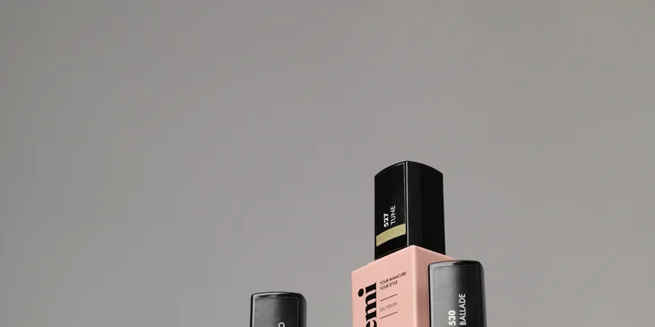 Manikúra s P-Shine, gel lak, francouzská manikúra i SPA manikúra s masáží