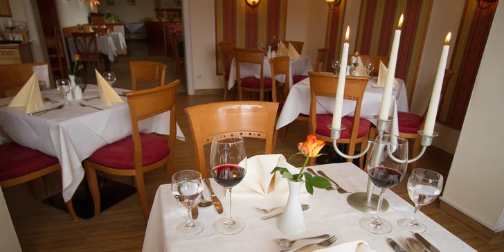 Bavorský hotel s polopenzí a neomezenými lázněmi o velikosti 1 600 m²