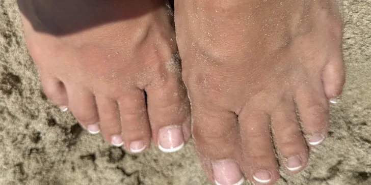 Manikúra s P-Shine, gel lak, francouzská manikúra i SPA manikúra s masáží