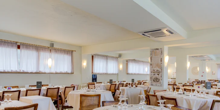 Dovolená u jezera Garda: 3* hotelový komplex se snídaní, tenis, vodní sporty i turistika