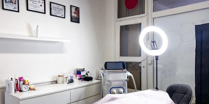 Podmanivý pohled každý den: laminace obočí a lash lifting včetně barvení a výživy