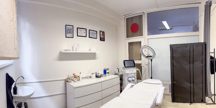 Podmanivý pohled každý den: laminace obočí a lash lifting včetně barvení a výživy