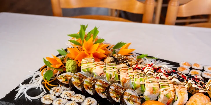 Pestré sushi sety: 20–48 kusů s rybami, krabem, úhořem i zeleninou
