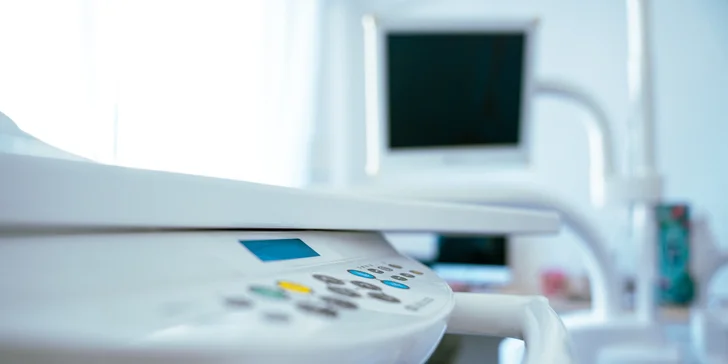 Okouzlete zářivým úsměvem: dentální hygiena ve Stodůlkách pro děti i dospělé, vč. možnosti bělení