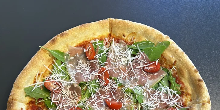 Pizza či burger dle výběru pro 1 nebo 2 osoby: se sýrem, kuřetem i papričkami