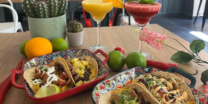 Vychutnejte si mexické menu pro dva: 4x tacos a 2x Margarita s malinami či mangem