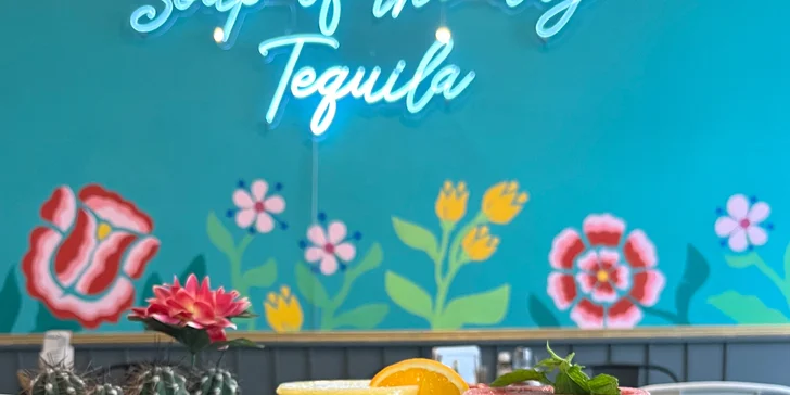 Vychutnejte si mexické menu pro dva: 4x tacos a 2x Margarita s malinami či mangem