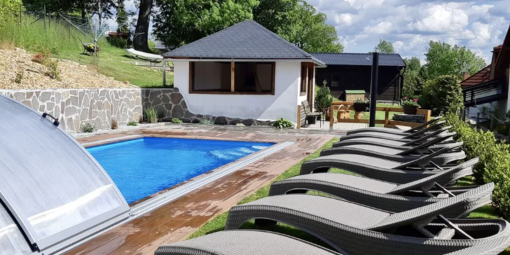 Dovolená u Lipna: bungalov či apartmán se vstupem do wellness