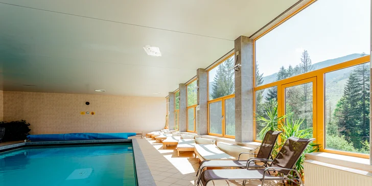 Pobyt v krásném prostředí Vrátné doliny s polopenzí a wellness, v nabídce varianta se skipasem