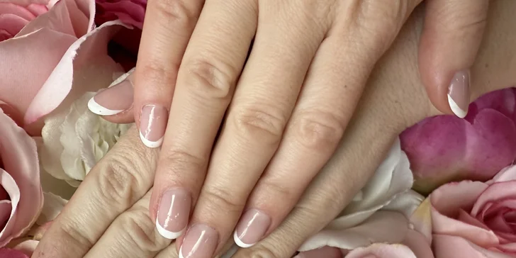 Manikúra s P-Shine, gel lak, francouzská manikúra i SPA manikúra s masáží