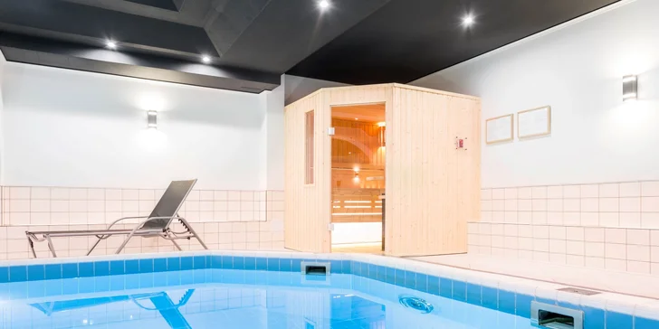 Hotel v centru Vratislavi jen 5 min. pěšky od Staroměstského náměstí: wellness a snídaně či polopenze