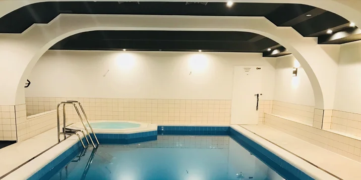 Hotel v centru Vratislavi jen 5 min. pěšky od Staroměstského náměstí: wellness a snídaně či polopenze