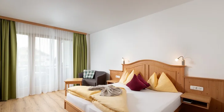 Zimní dovolená v Rakousku: 4* hotel s polopenzí a wellness, 100 m od sjezdovek, 1 dítě do 3,9 let zdarma