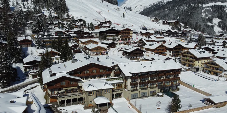 Zimní dovolená v Rakousku: 4* hotel s polopenzí a wellness, 100 m od sjezdovek, 1 dítě do 3,9 let zdarma