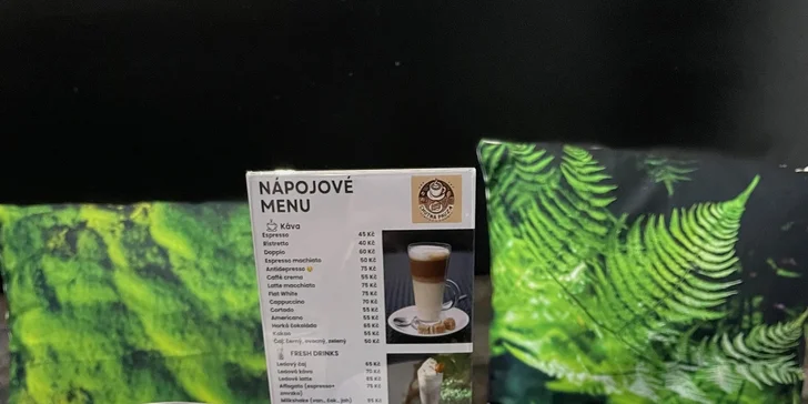 Sladké posezení pro 1 nebo 2 osoby: lívance, palačinky či vafle a nápoj dle výběru
